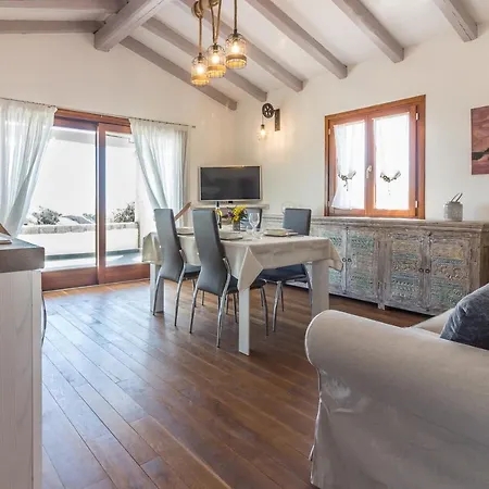 Villa 4 Bedrooms With Sea View Private Pool And Enclosed Garden At Cala Ginepro 5 Km Away From The