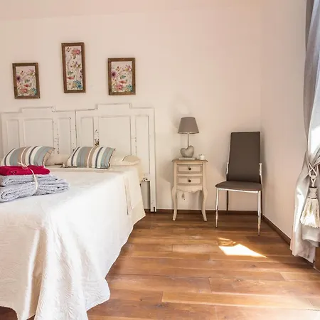 Villa 4 Bedrooms With Sea View Private Pool And Enclosed Garden At Cala Ginepro 5 Km Away From The *