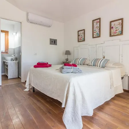 4 Bedrooms With Sea View Private Pool And Enclosed Garden At Cala Ginepro 5 Km Away From The *